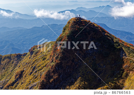 紅葉の谷川岳・トマの耳 紅葉の谷川岳・トマの耳 86766563