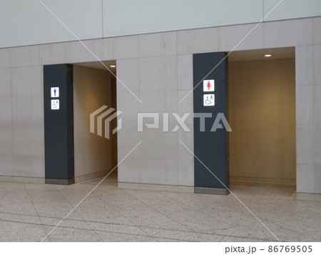 トイレ　お手洗い　入り口 86769505