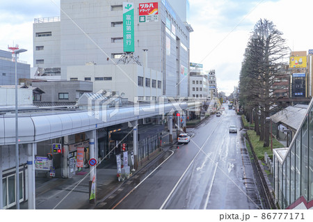 長岡駅前の街並み 86777171