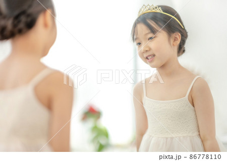 女の子 子供 ライフスタイル 86778110