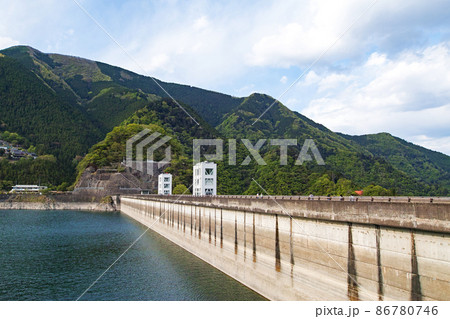 東京都/ 新緑の奥多摩湖・小河内ダム 東京都/ 新緑の奥多摩湖・小河内ダム 86780746