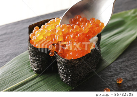 いくらの軍艦巻き 86782508