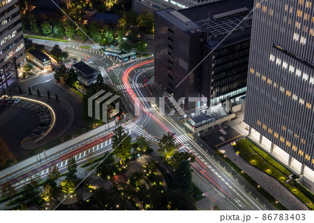 米国大使館前 交差点付近　俯瞰　夜景　（ 東京 港区　2021年11月） 86783403