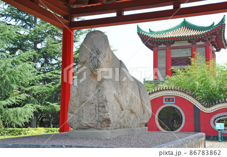 シルクロード　中国　河西回廊　陝西省　咸陽　茂陵博物館 　　石獣 86783862