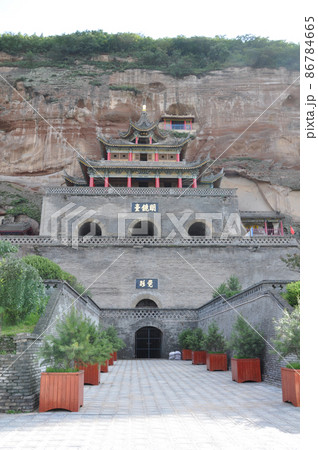 シルクロード　中国　河西回廊　陝西省　平凉　大仏寺 86784665