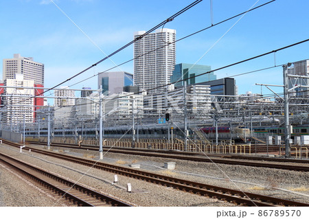 高輪ゲートウェイ駅から見る寝台特急「サンライズ瀬戸・出雲」　東京都港区港南 86789570