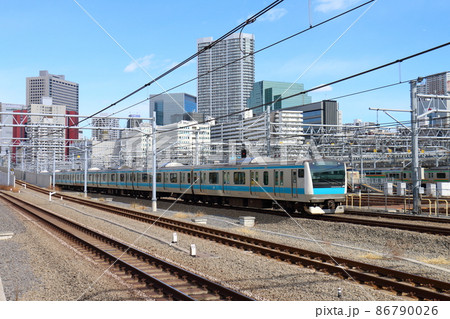 高輪ゲートウェイ駅の京浜東北線E233系と寝台特急「サンライズ瀬戸・出雲」 高輪ゲートウェイ駅の京浜東北線E233系と寝台特急「サンライズ瀬戸・出雲」 86790026