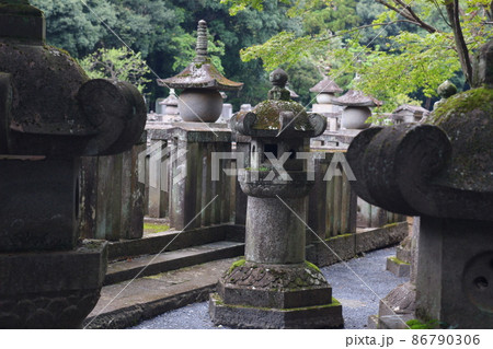 埼玉県新座市:緑の自然に囲まれた平林寺。歴史の古いお寺。 埼玉県新座市:緑の自然に囲まれた平林寺。歴史の古いお寺。 86790306