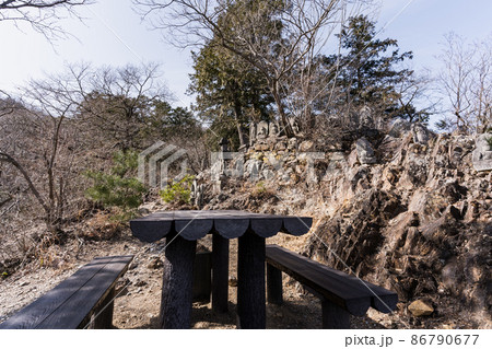 行道山　栃木百名山　登山道の休憩所　寝釈迦付近　栃木県足利市 86790677
