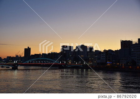 夕方の浅草の風景　東京 86792020