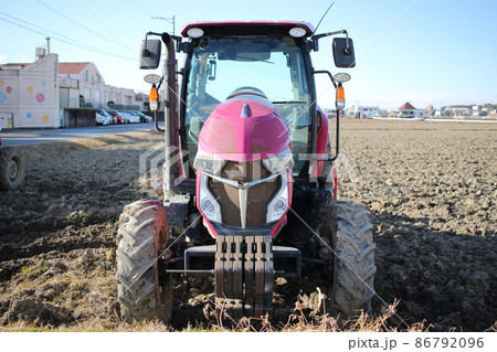 トラクター　赤いトラクター　耕耘機　耕運機 86792096