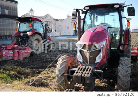 トラクター　赤いトラクター　耕耘機　耕運機 86792120