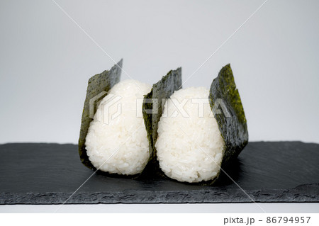 山形産のつや姫 海苔を巻いておにぎりにする 冷めても粒が立っていて美味しい 山形産のつや姫 海苔を巻いておにぎりにする 冷めても粒が立っていて美味しい 86794957