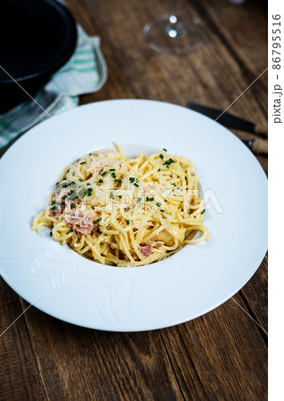 Spaghetti ala carbonara Spaghetti ala carbonara 86795516