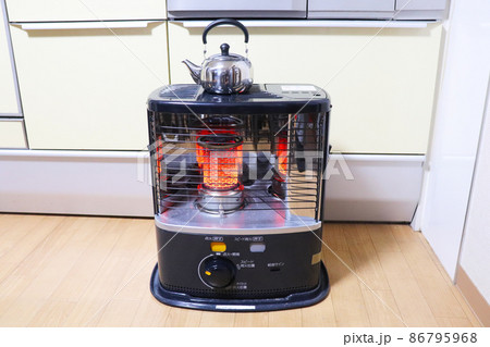 石油ストーブ 86795968