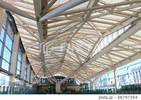 高輪ゲートウェイ駅の山手線と京浜東北線　東京都港区港南 86797364