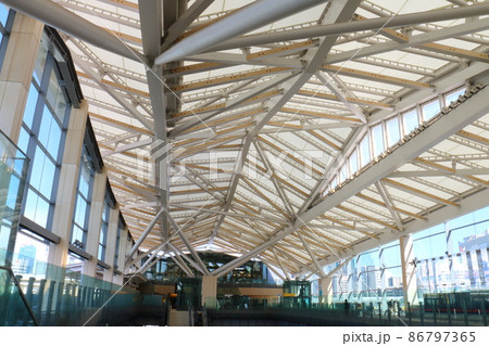 高輪ゲートウェイ駅の山手線と京浜東北線 東京都港区港南 高輪ゲートウェイ駅の山手線と京浜東北線 東京都港区港南 86797365