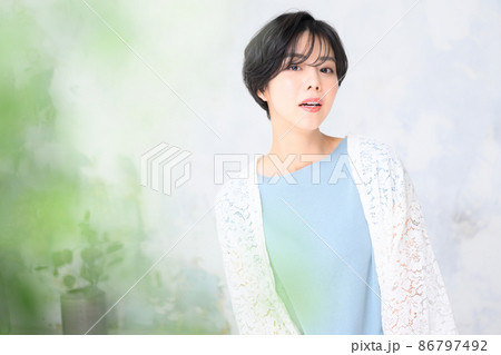 美容などにも使いやすい美しい日本人女性　前ボケあり 86797492