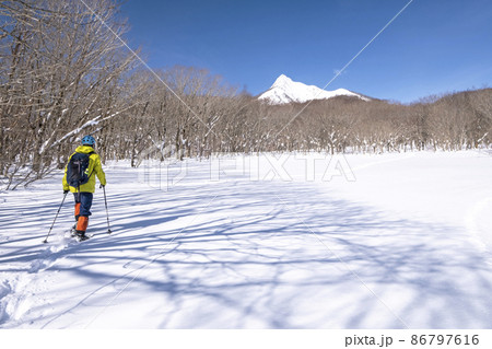 スノーシュートレッキングのイメージ　大山鏡ヶ成   86797616