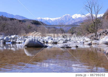 冬の中央アルプスと与田切川 冬の中央アルプスと与田切川 86799202