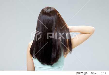 女性　髪の毛　後ろ姿　トリートメント 86799634
