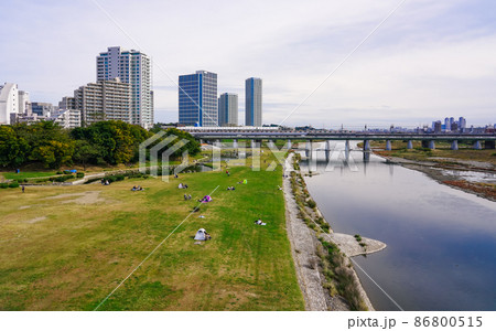 新二子橋から多摩川河川敷の兵庫島公園（東京都世田谷区） 86800515