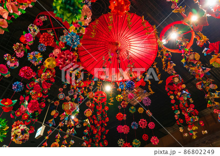 瀬戸蔵ミュージアム、千代紙のつるし飾り〈愛知県瀬戸市〉 瀬戸蔵ミュージアム、千代紙のつるし飾り〈愛知県瀬戸市〉 86802249