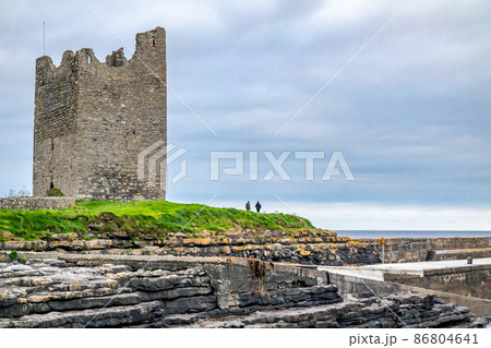 Roslee castle at Easky pier in County Sligo - Republic of Ireland. 86804641