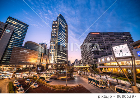 日本の川崎都市景観　川崎駅前やミューザ川崎などを望む(夜景）＝2月8日 86805297