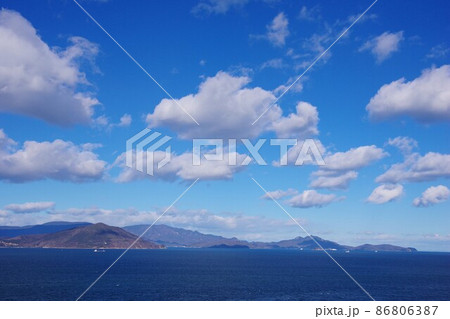 香川県さぬき市　大串自然公園から小豆島を望む 86806387