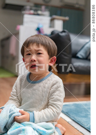 虐待　子供　イヤイヤ期 86808386