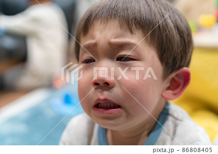 虐待　子供　イヤイヤ期 86808405