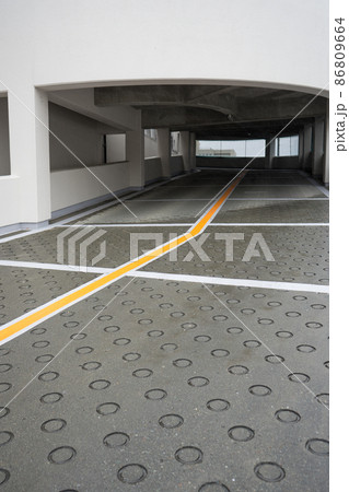 立体駐車場の風景 86809664