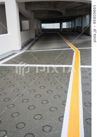 立体駐車場の風景 86809665