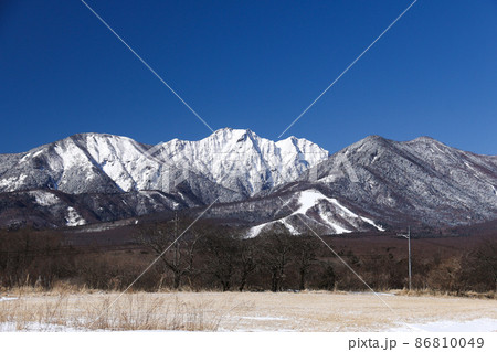 冬の南八ヶ岳の風景 小海線沿線から 長野県南牧村 冬の南八ヶ岳の風景 小海線沿線から 長野県南牧村 86810049
