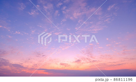 朝焼けの空 86811196