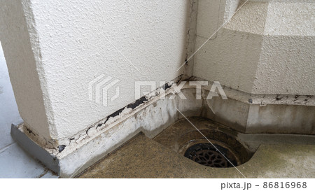 外壁目地の劣化・排水口の詰まり 外壁目地の劣化・排水口の詰まり 86816968