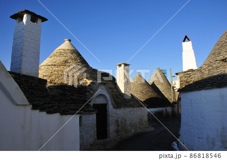 イタリア、アルベロベッロ、トゥルッリ 86818546