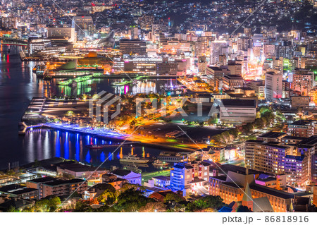 《長崎県》長崎市・鍋冠山の夜景・日本三大夜景 《長崎県》長崎市・鍋冠山の夜景・日本三大夜景 86818916