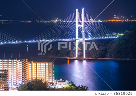 《長崎県》長崎市・女神大橋の夜景・鍋冠山 《長崎県》長崎市・女神大橋の夜景・鍋冠山 86819029
