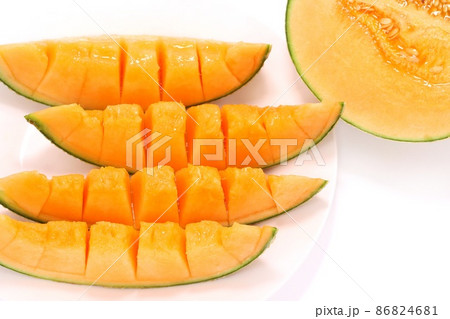 メロン カット 断面 レノンという品種 デザート 明るい背景 メロン カット 断面 レノンという品種 デザート 明るい背景 86824681