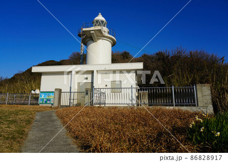 岡山県最南端・六島の岡山県最古の灯台の六島灯台と青空1 岡山県笠岡市 岡山県最南端・六島の岡山県最古の灯台の六島灯台と青空1 岡山県笠岡市 86828917
