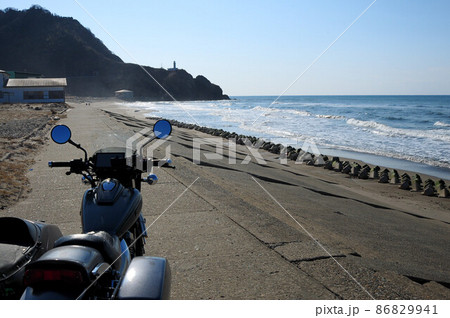 海岸に佇む黒いサイドカー 海岸に佇む黒いサイドカー 86829941