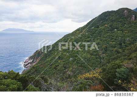 屋久島の海が見える風景 86830367