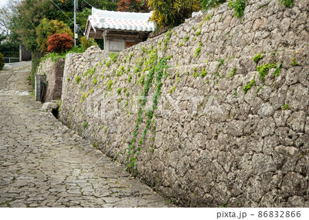 那覇市金城町の美しい石畳道 86832866