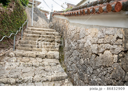 那覇市金城町の美しい石畳道 86832909