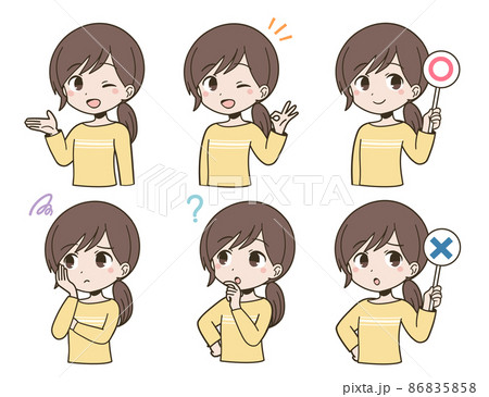 カジュアルな私服の若い女性の表情セット 86835858