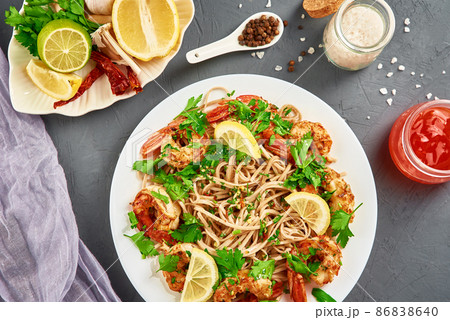 Stir fry noodle with shrimps, asian cuisine, cooked soba 86838640
