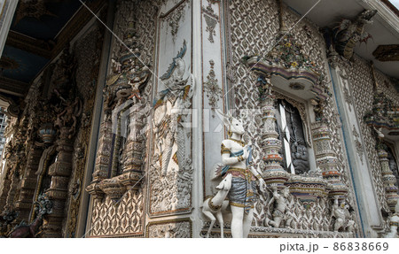 Elaborate sculptures of monster decorated at the chapel of The Pariwas temple. Elaborate sculptures of monster decorated at the chapel of The Pariwas temple. 86838669
