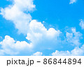 青空　雲　背景素材イメージ 86844894